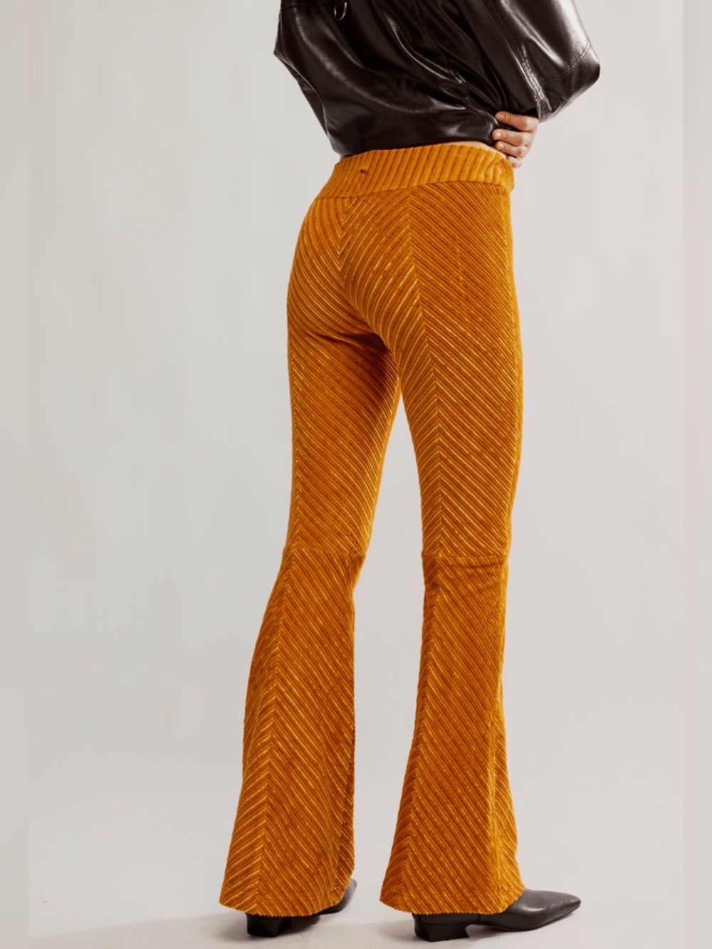 Free People Penny Pull On Velvet Flared Pants Size XS Bronzer Gold Retro Boho - Picture 6 of 15